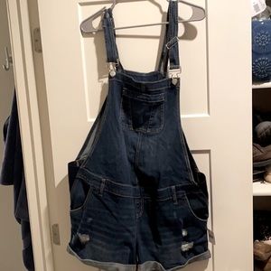 Maternity short overalls - NWT